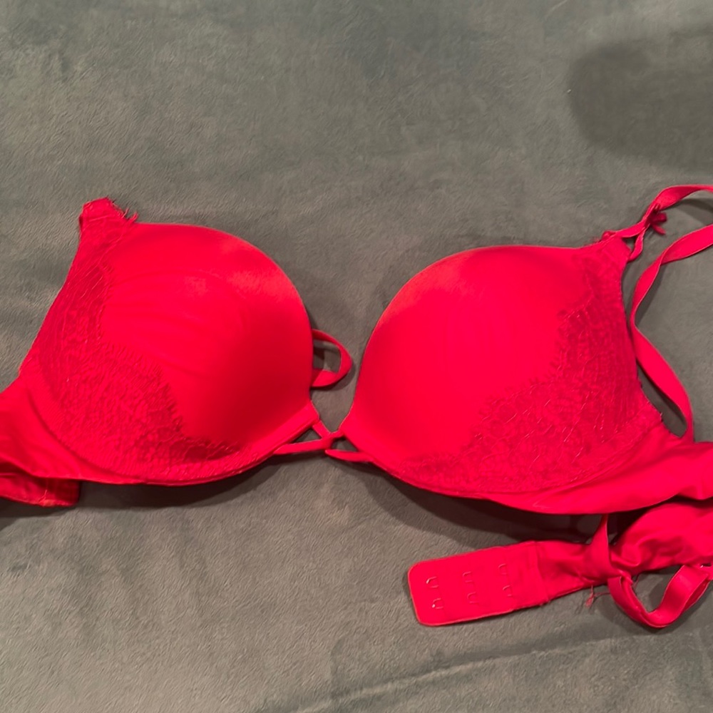 Red bombshell